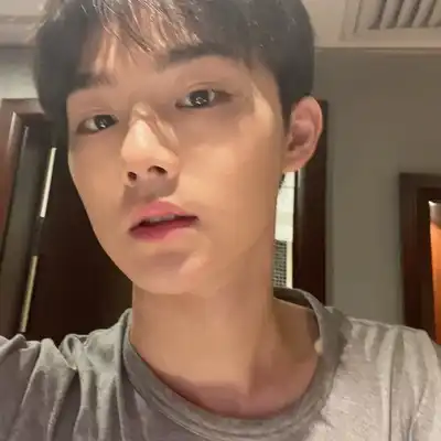 罗亮芳
